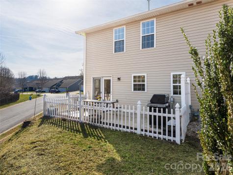 93 Sunny Meadows Boulevard Arden NC 28704