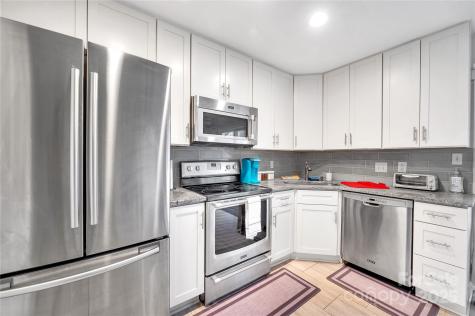 2025 Ibis Court Charlotte NC 28205