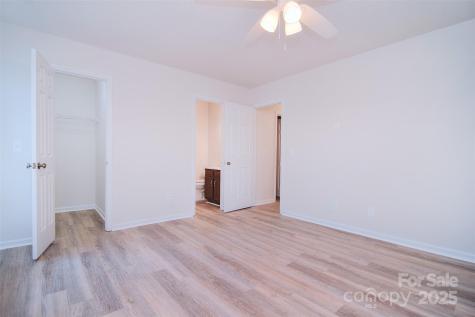 6120 Meadow Rose Lane Charlotte NC 28215