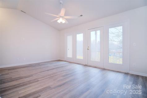 6120 Meadow Rose Lane Charlotte NC 28215