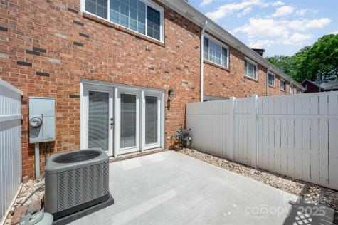 1218 Green Oaks Lane Charlotte NC 28205