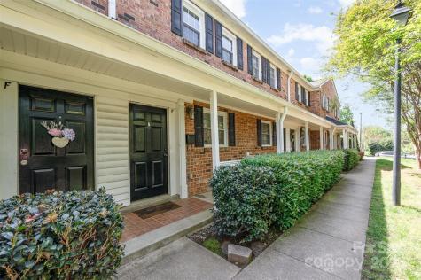 1218 Green Oaks Lane Charlotte NC 28205