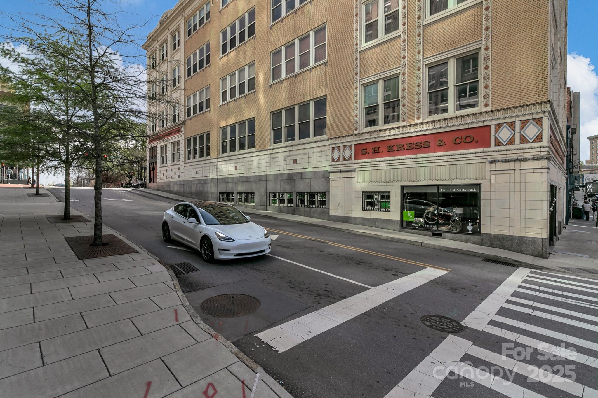 59 College Street Asheville NC 28801