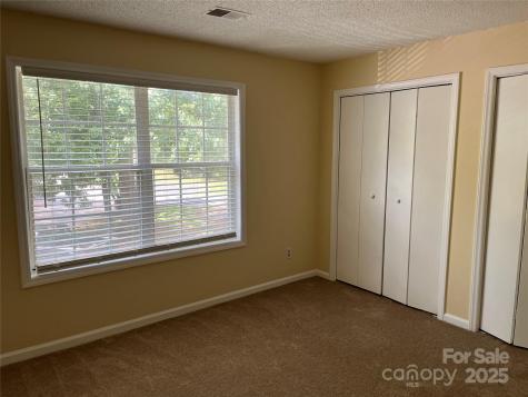 6011 Treetop Court Charlotte NC 28212