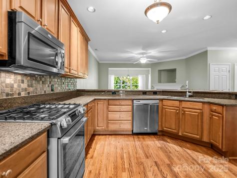 89 Victoria Park Drive Hendersonville NC 28792