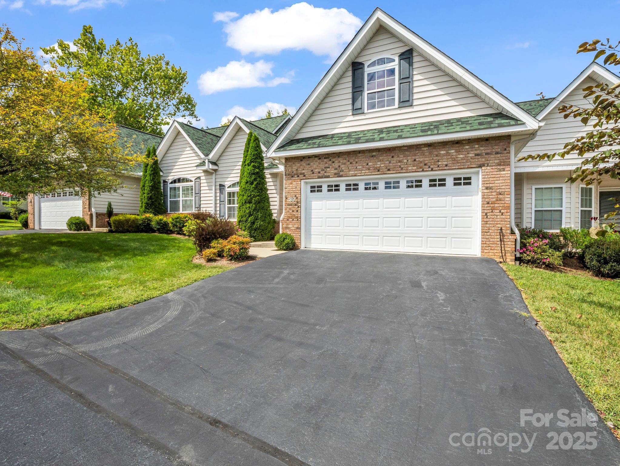 89 Victoria Park Drive Hendersonville NC 28792