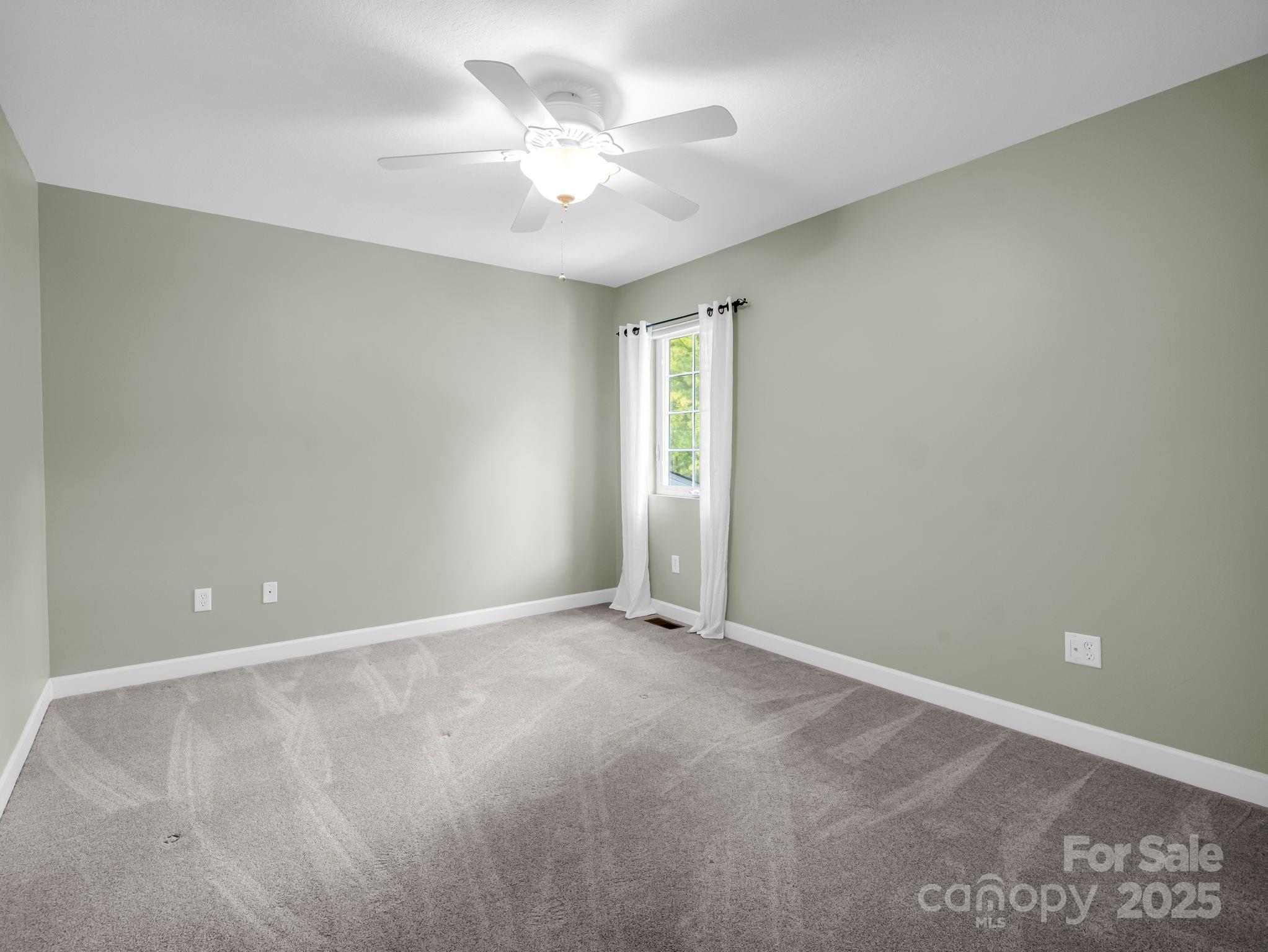 89 Victoria Park Drive Hendersonville NC 28792