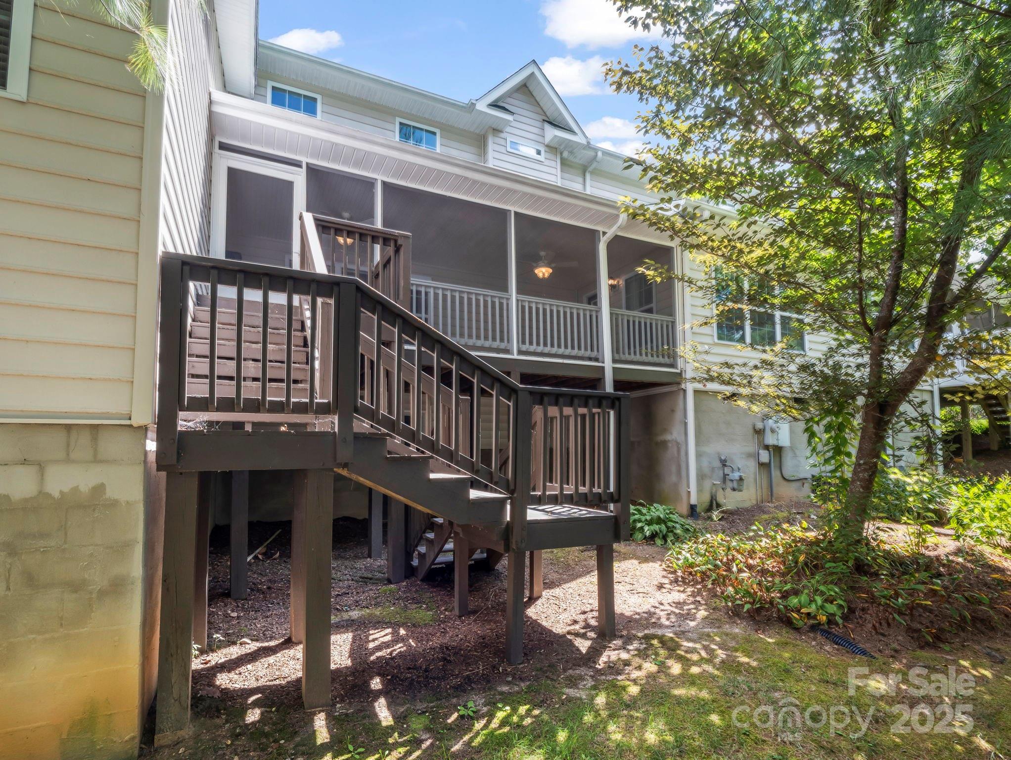 89 Victoria Park Drive Hendersonville NC 28792