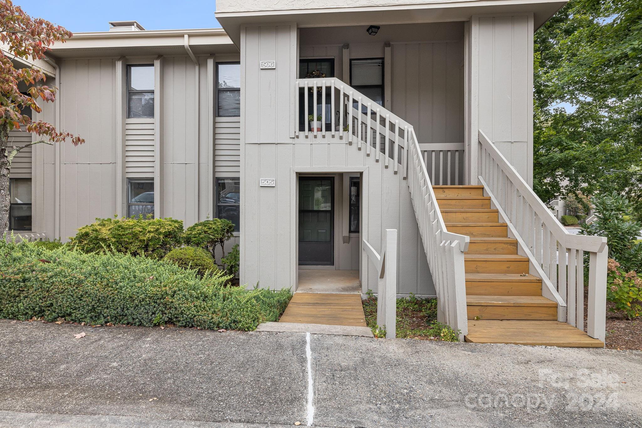 505 Abbey Circle Asheville NC 28805