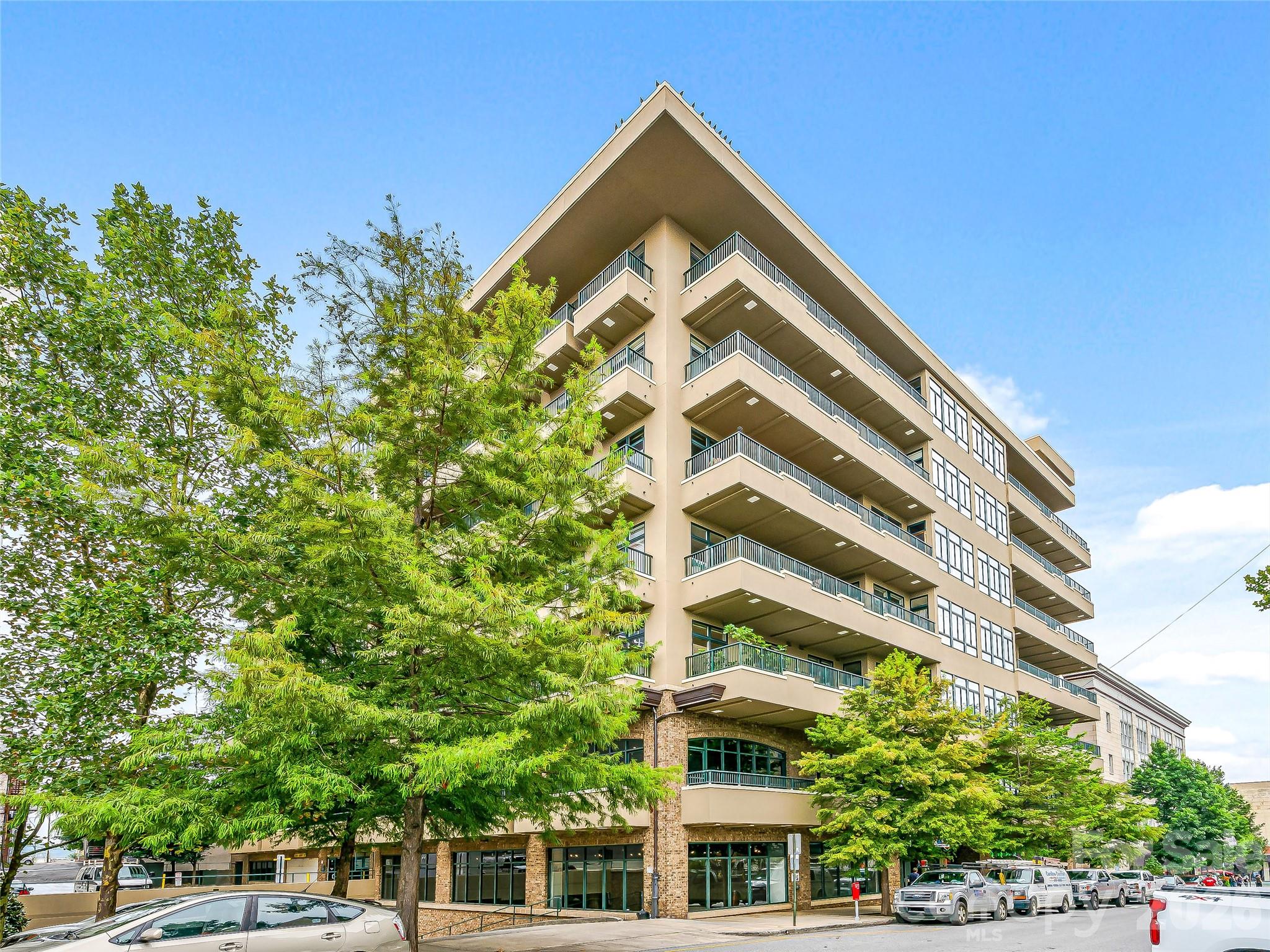 21 Battery Park Avenue Asheville NC 28801