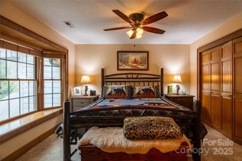 620 Sapphire Valley Road Cashiers NC 28717