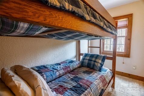 620 Sapphire Valley Road Cashiers NC 28717