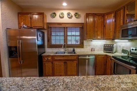 620 Sapphire Valley Road Cashiers NC 28717