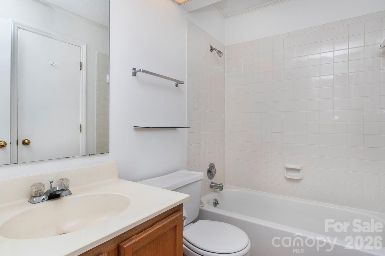 2536 Stradbrook Drive Charlotte NC 28210