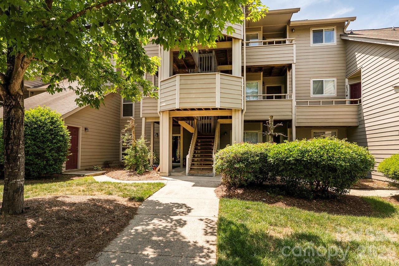 2536 Stradbrook Drive Charlotte NC 28210