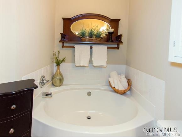 18 Viera Drive Swannanoa NC 28778
