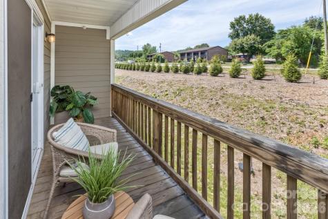 123 Foxden Drive Fletcher NC 28732