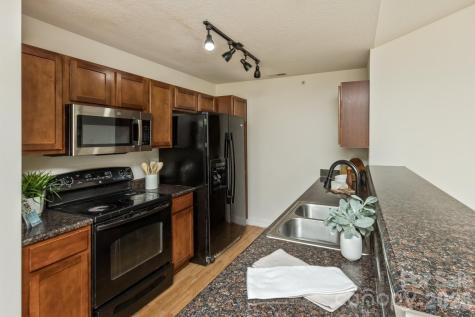 123 Foxden Drive Fletcher NC 28732