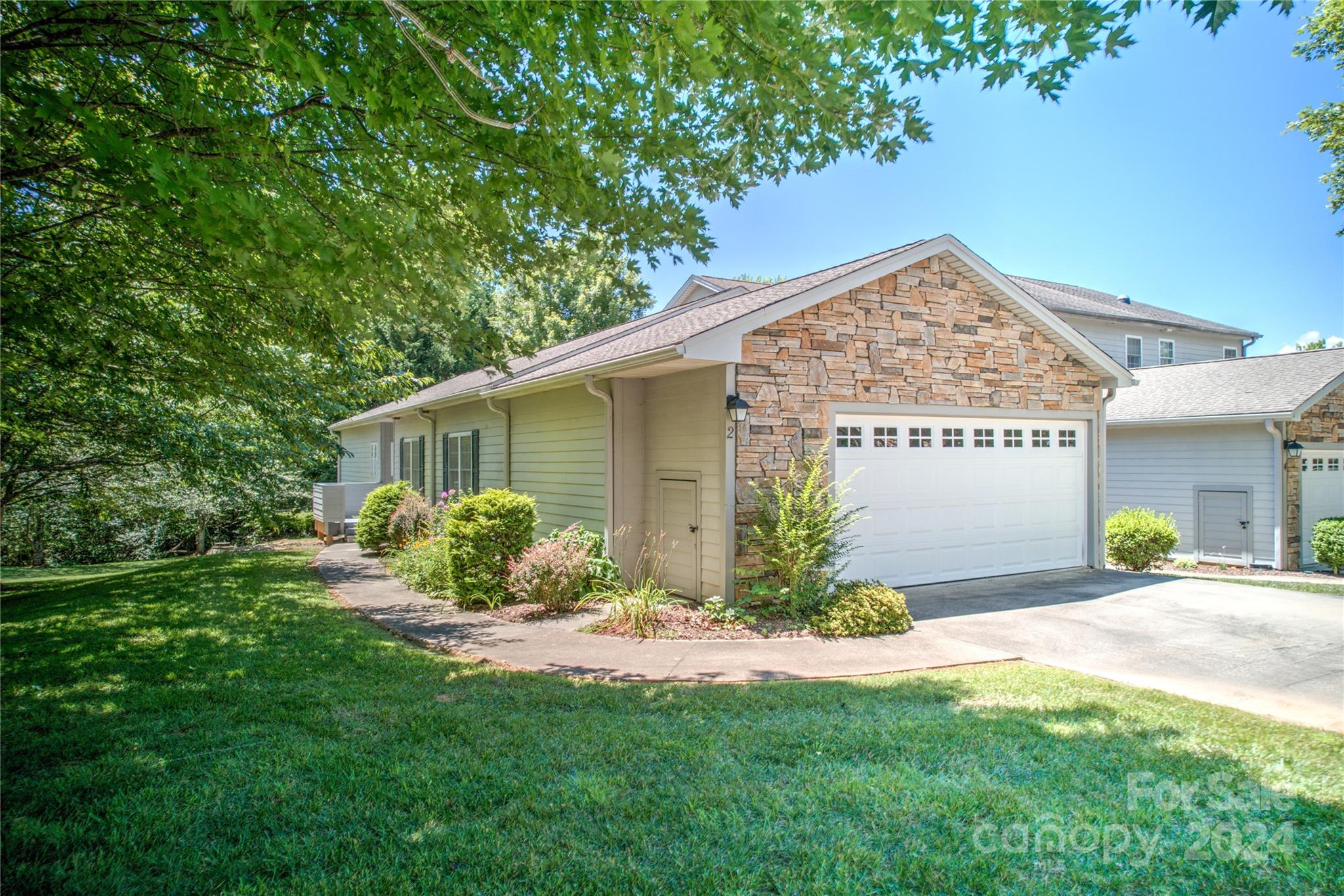 2 Holiday Drive Arden NC 28704