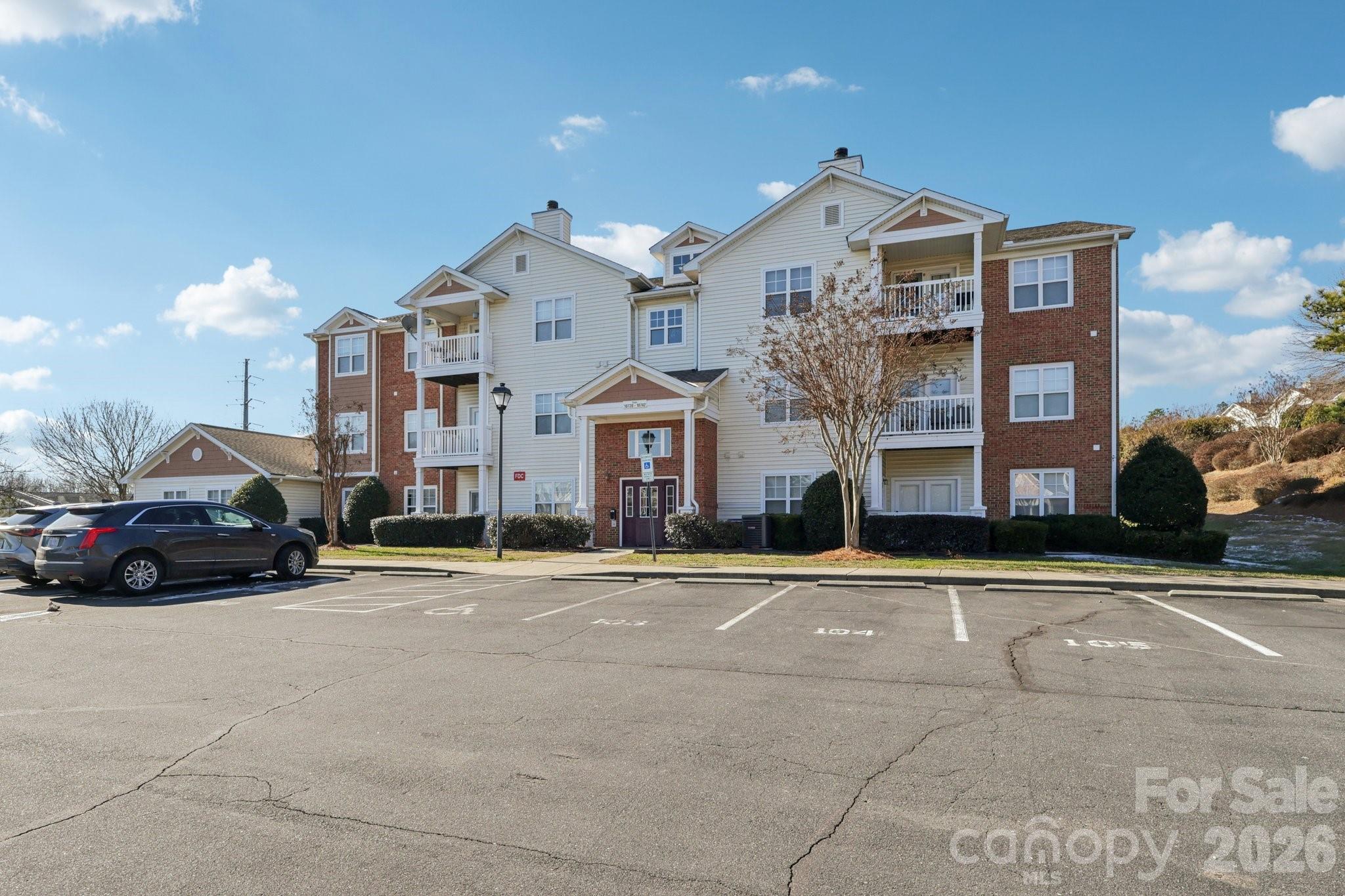 10742 Hill Point Court Charlotte NC 28262