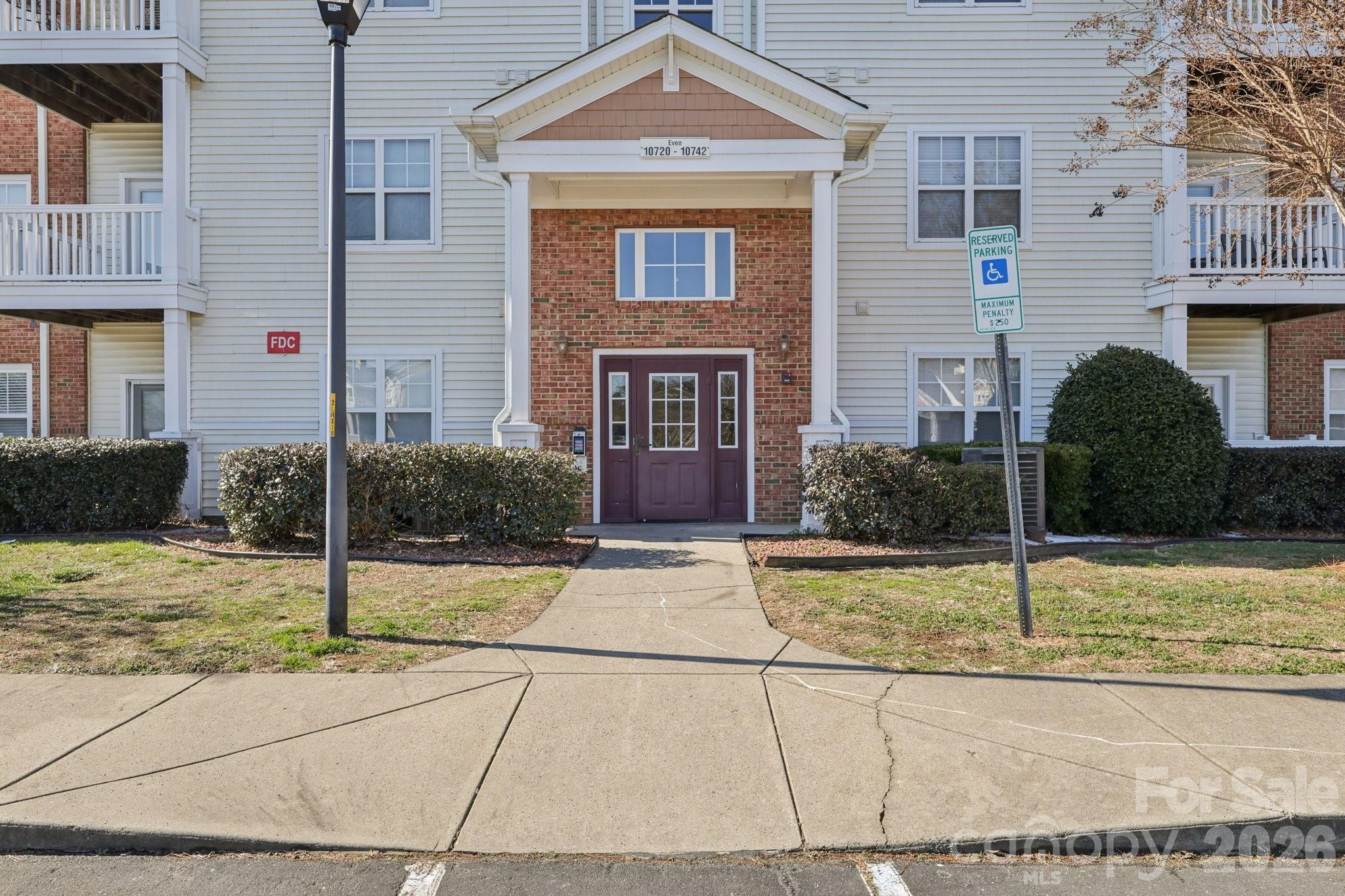 10742 Hill Point Court Charlotte NC 28262