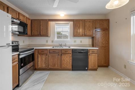 4805 Breakers Lane Asheville NC 28806