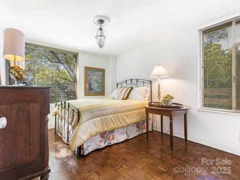 1300 Queens Road Charlotte NC 28207