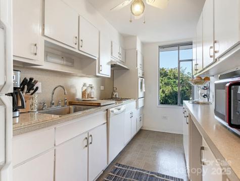 1300 Queens Road Charlotte NC 28207