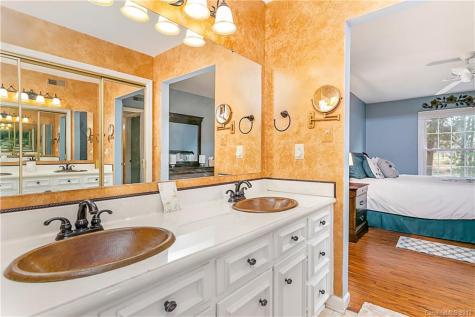 8311 Meadow Lakes Drive Charlotte NC 28210
