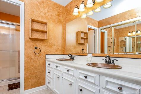 8311 Meadow Lakes Drive Charlotte NC 28210