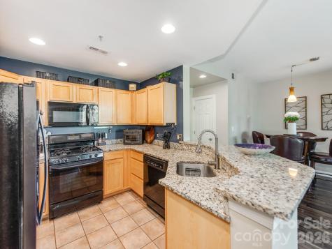 718 W Trade Street Charlotte NC 28202