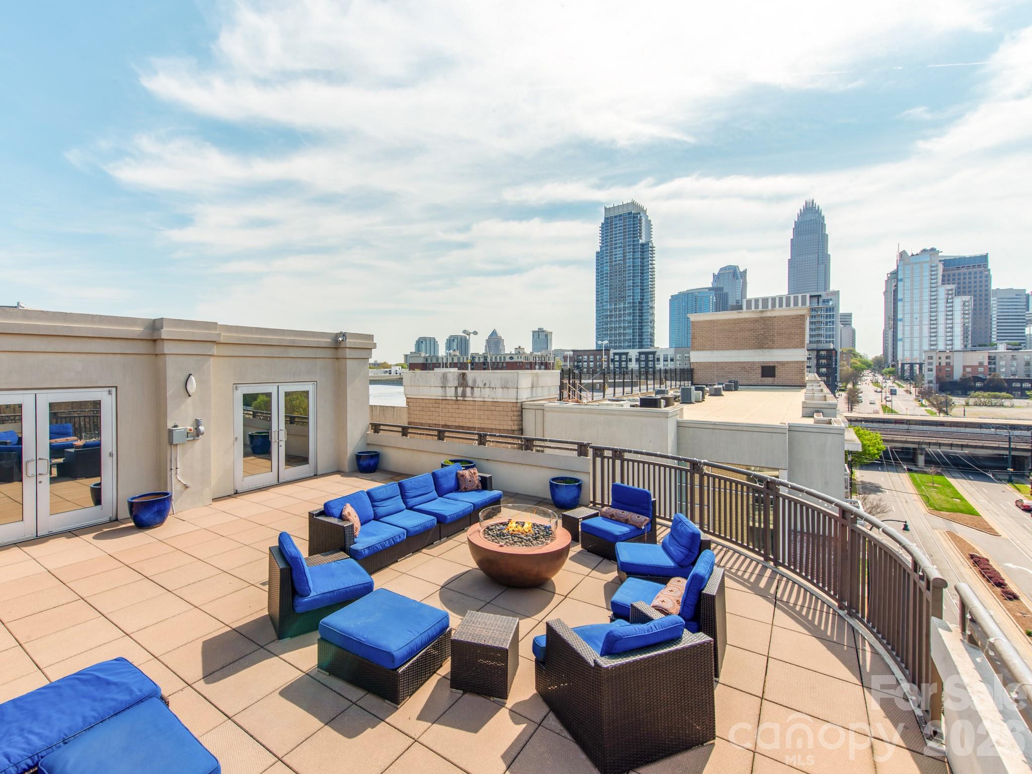 718 W Trade Street Charlotte NC 28202