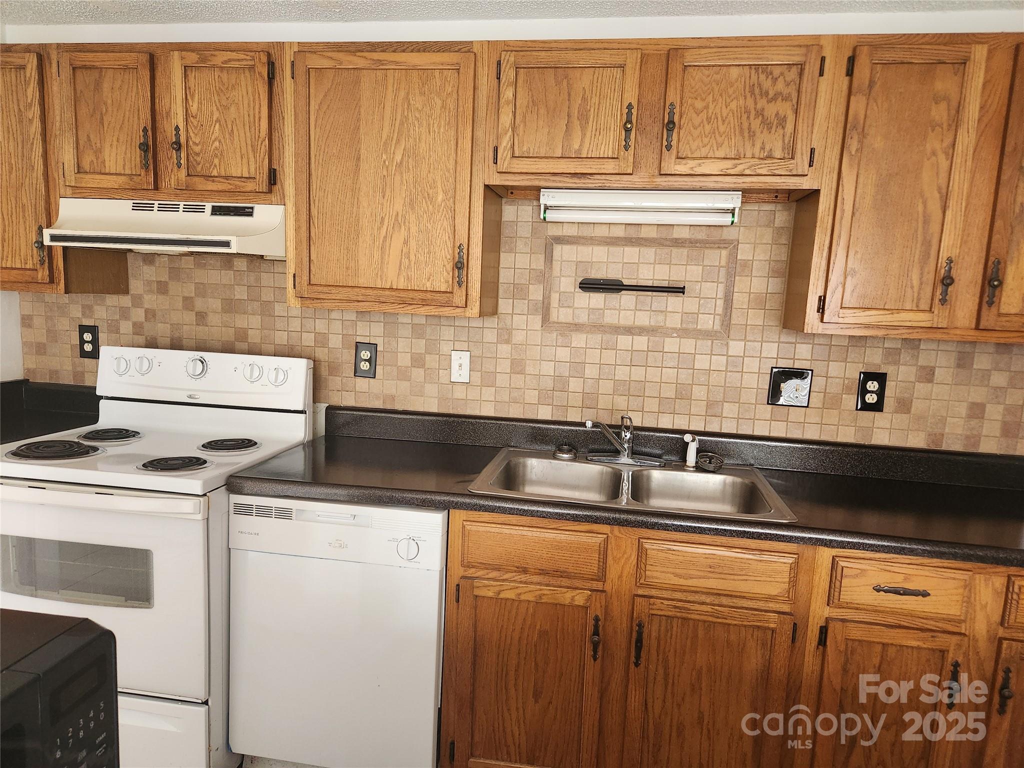 1614-H Arlyn Circle Charlotte NC 28213