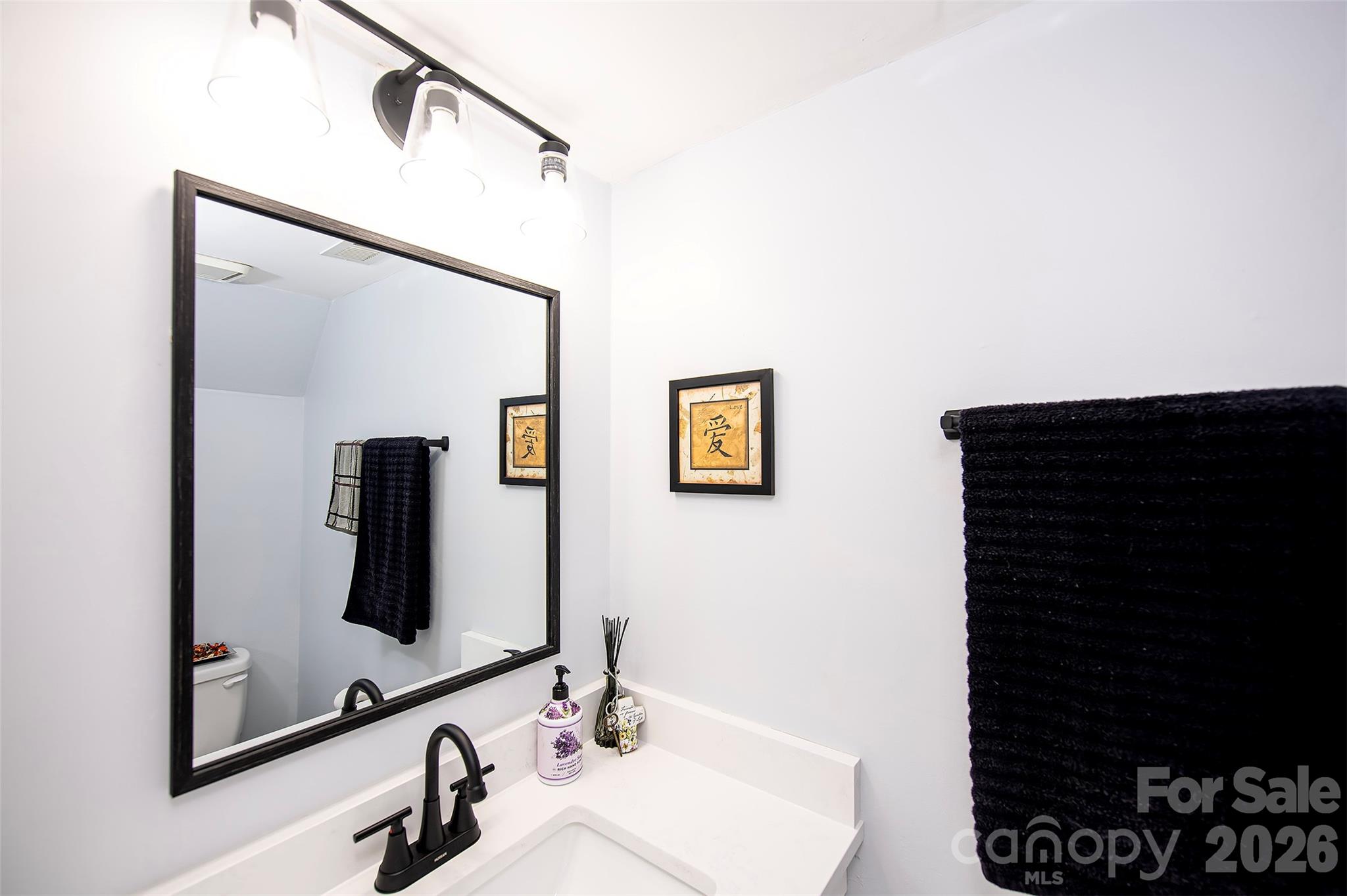 6137 Windsor Gate Lane Charlotte NC 28215