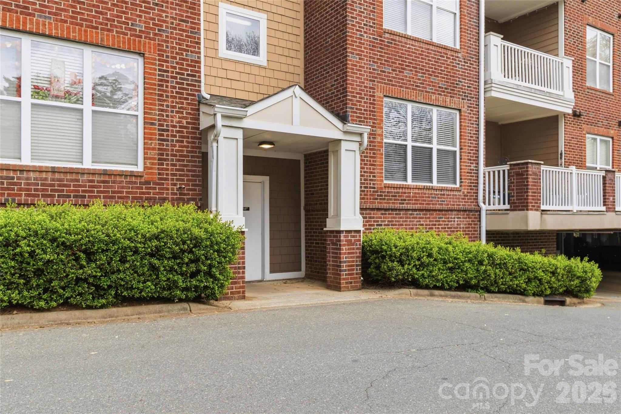 1000 E Woodlawn Road Charlotte NC 28209