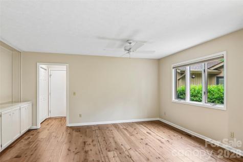 405 Wild Oak Lane Hendersonville NC 28791