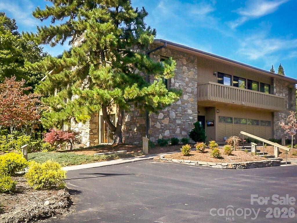 405 Wild Oak Lane Hendersonville NC 28791
