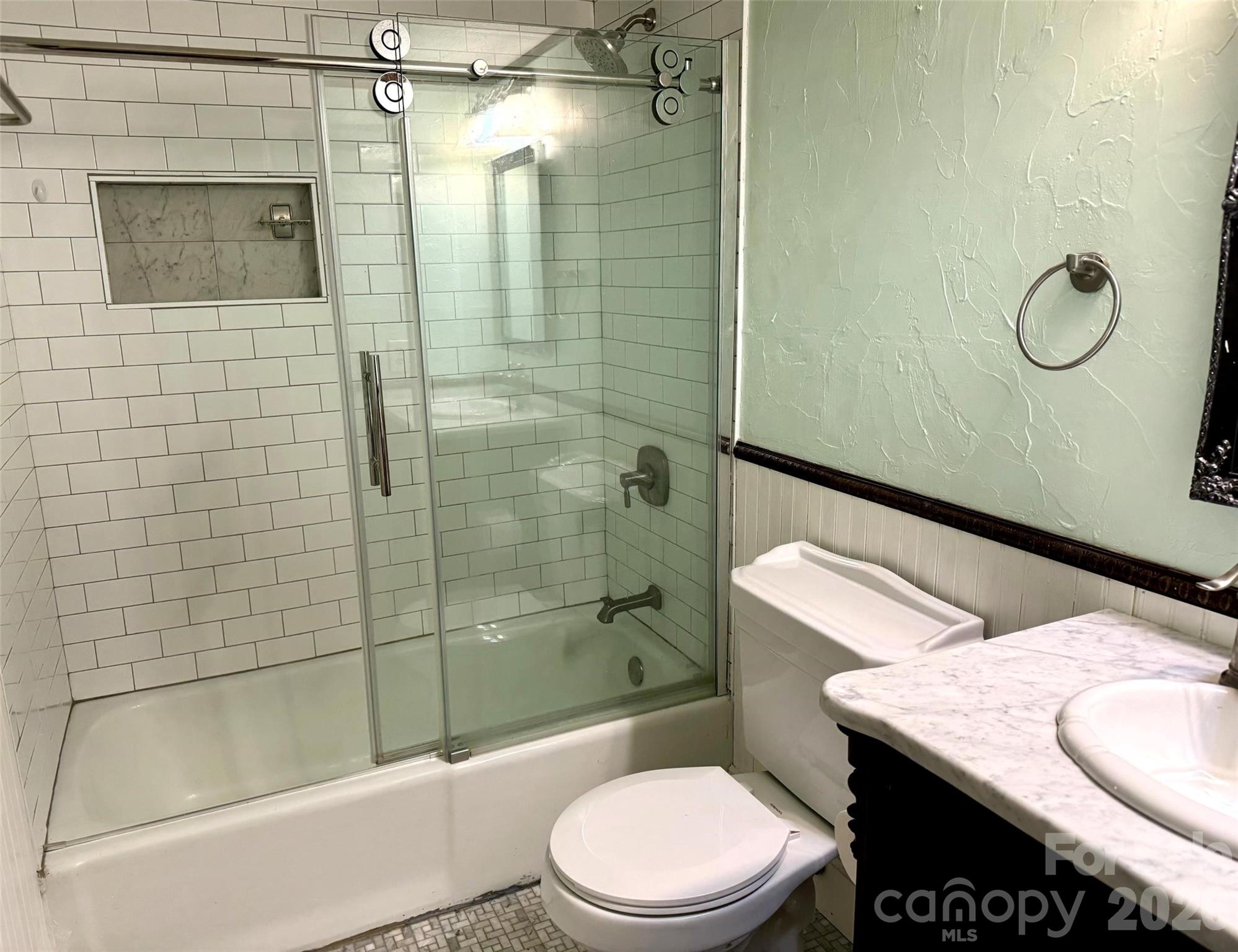 427 6th Avenue W Hendersonville NC 28739