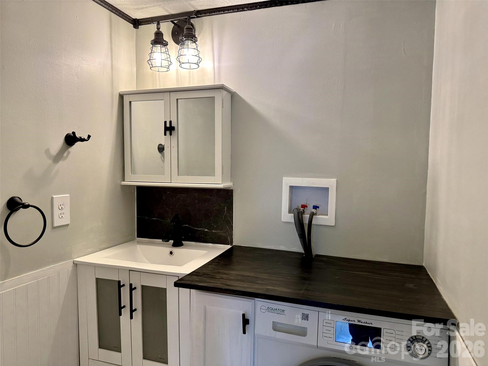 427 6th Avenue W Hendersonville NC 28739