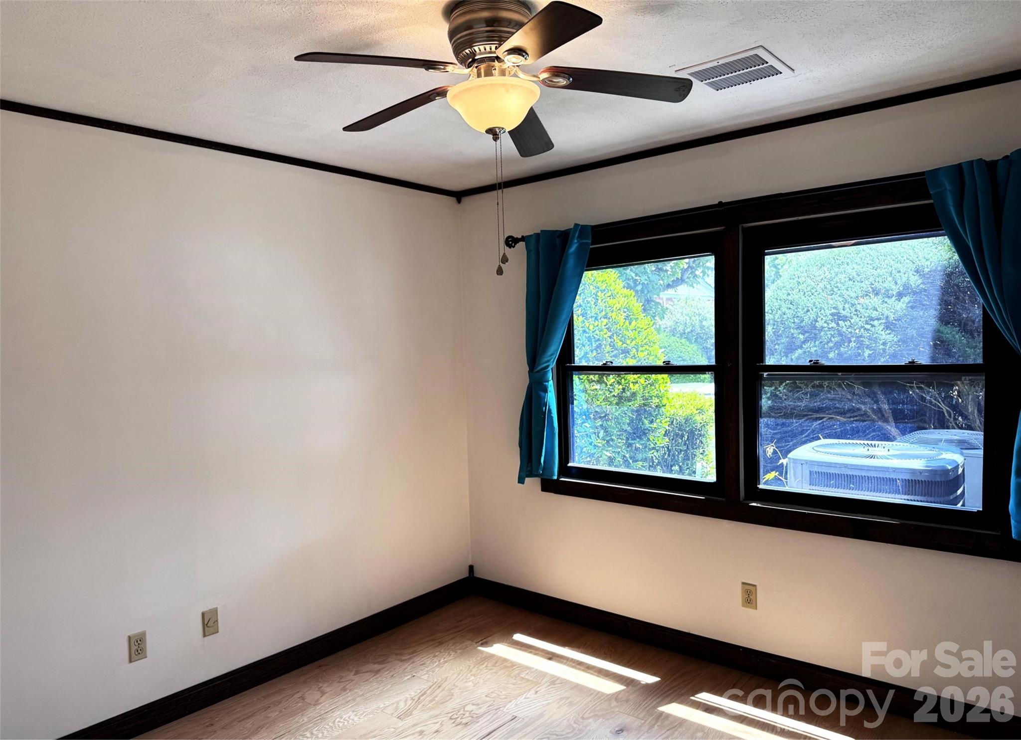 427 6th Avenue W Hendersonville NC 28739