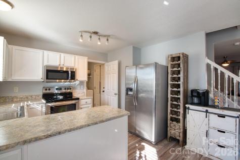 429 Wiltshire Circle Fletcher NC 28732