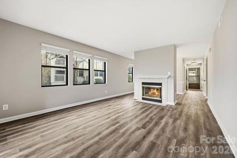 1605 Abbey Circle Asheville NC 28805
