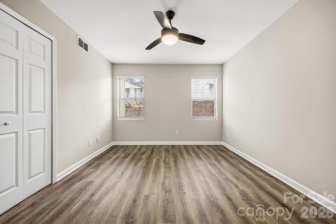 1605 Abbey Circle Asheville NC 28805