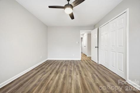1605 Abbey Circle Asheville NC 28805