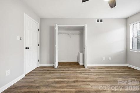 1605 Abbey Circle Asheville NC 28805