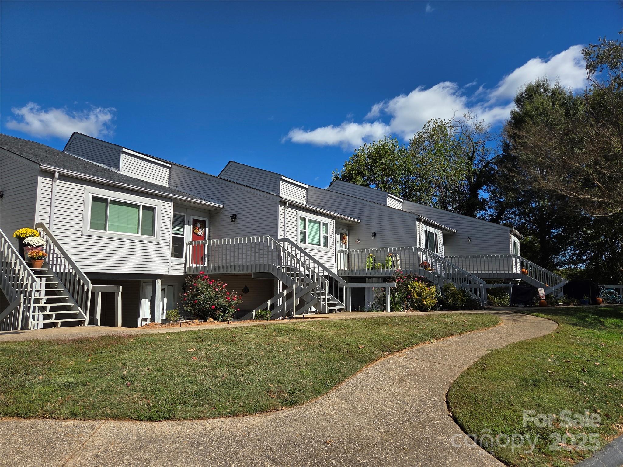 1050 21st Avenue NW Hickory NC 28601