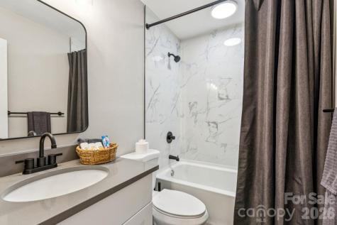 2000 Patio Court Charlotte NC 28205