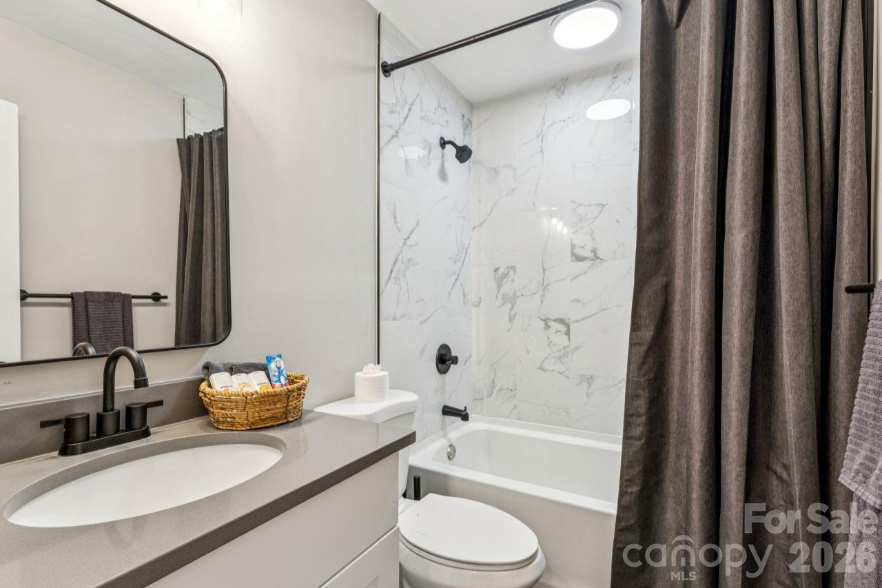 2000 Patio Court Charlotte NC 28205