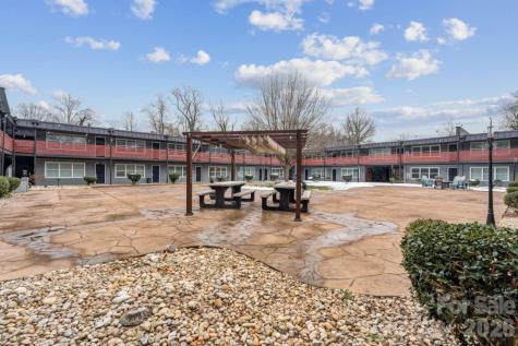 2000 Patio Court Charlotte NC 28205