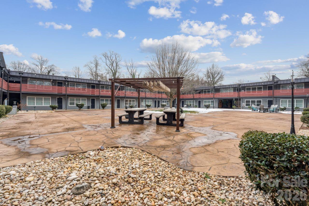 2000 Patio Court Charlotte NC 28205